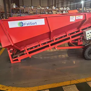 El primer paso en el procesamiento de la patata——tolva recepdora