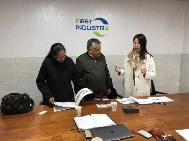 Welcome! Kenya customers come to visit our factory