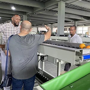 Welcome foreign friends visit our factory and cooperate with us